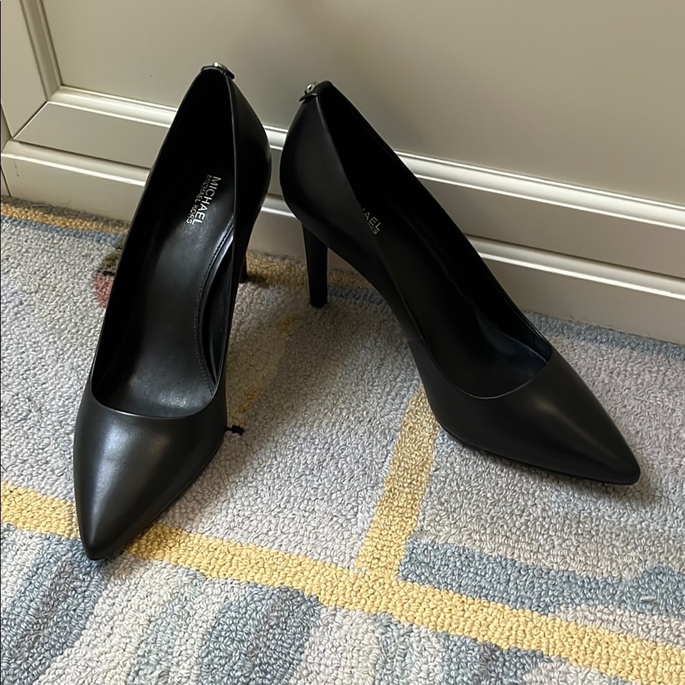 Michael Kors Black Sleek Pointed-Toe Heels